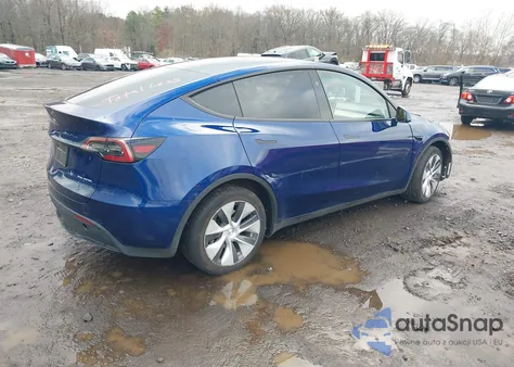 2023 Tesla Model Y Awd/Long Range Dual Motor All-Wheel Drive z USA, uszkodzony, nr VIN 7SAYGDEE6PA145968